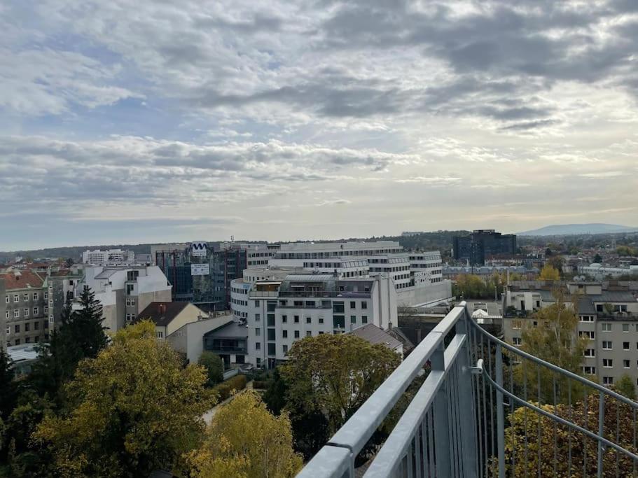 Appartamento Rooftop Terrace- Panoramablick Ueber Wien Esterno foto