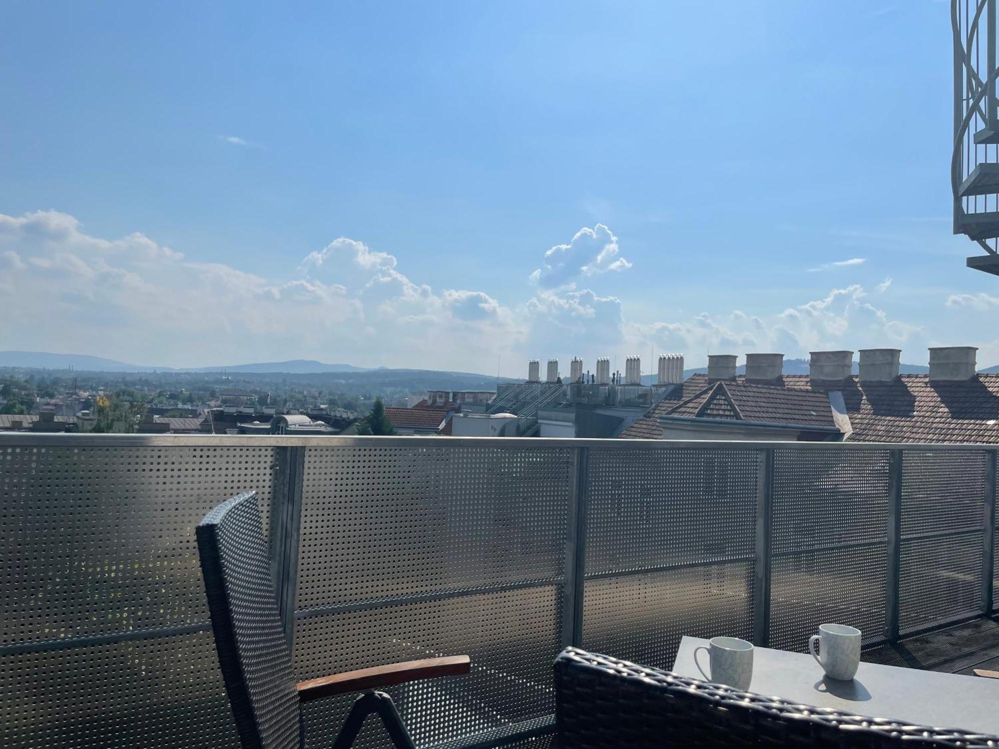 Appartamento Rooftop Terrace- Panoramablick Ueber Wien Esterno foto